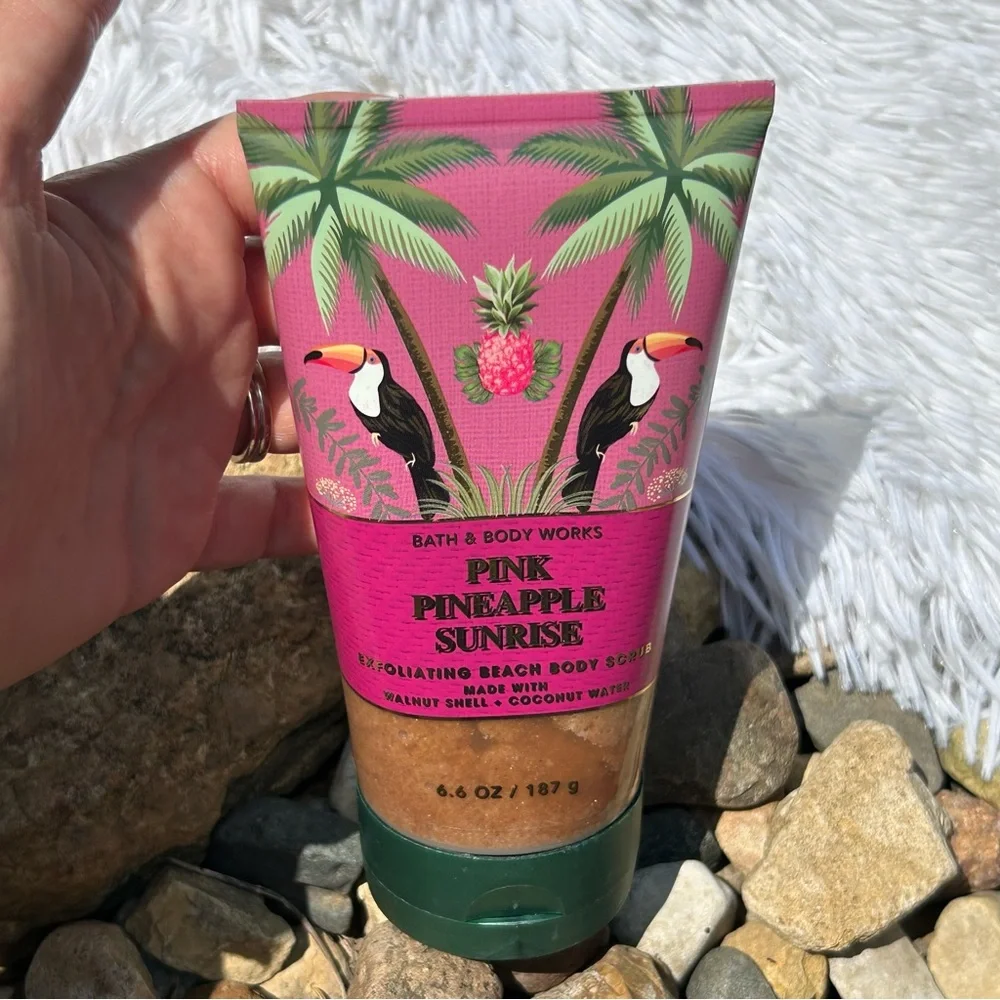 Bath & Body Works Pink Pineapple Sunrise Exfoliating Body Scrub 6.6 fl oz NEW